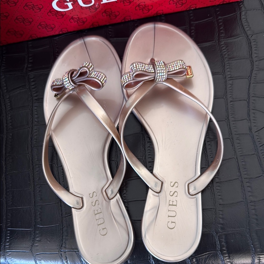 GUESS BRAND NEW Women's Rhinestone Bow Sandals - Pinkish Gold